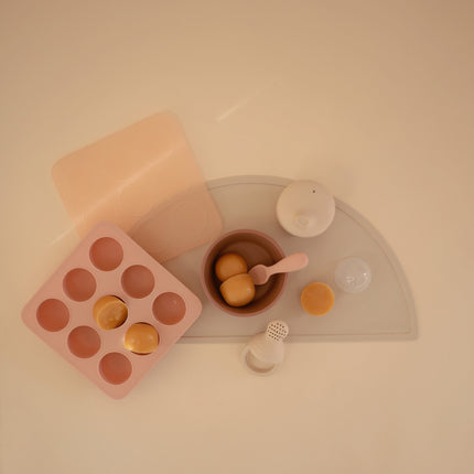 <tc>Mushie</tc> Plateau de congélation pour aliments pour bébés Blush