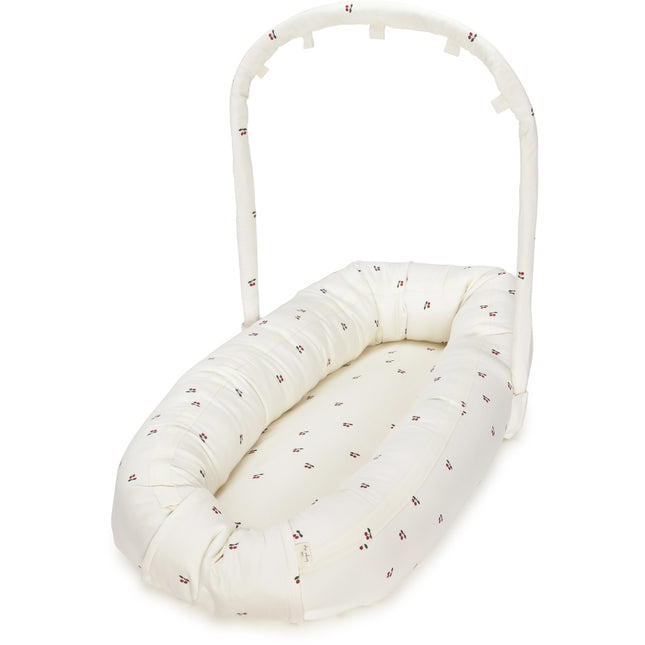 <tc>Konges Slojd</tc> Nid de bébé Cerise 83x43cm