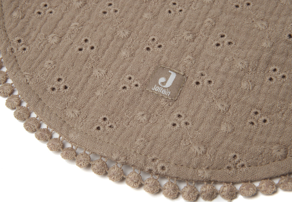 <tc>Jollein</tc> Bib Bandana Broderie ronde Biscuit